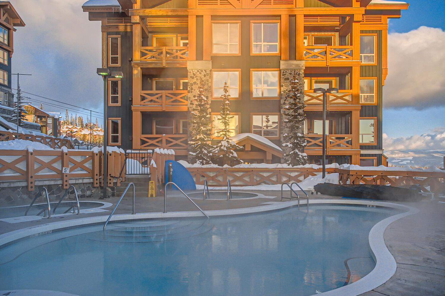 Stonegate Resort Unit A102 Big White Ski Resort Exterior photo